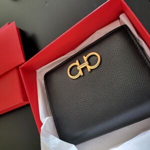 Salvatore Ferragamo Black Leather Gancini Wallet – Made in Italy